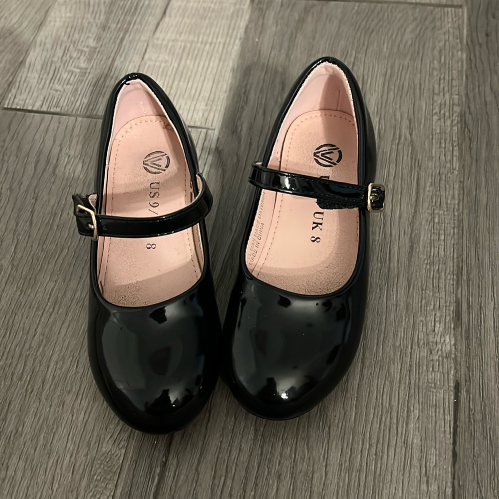 Dress shoes